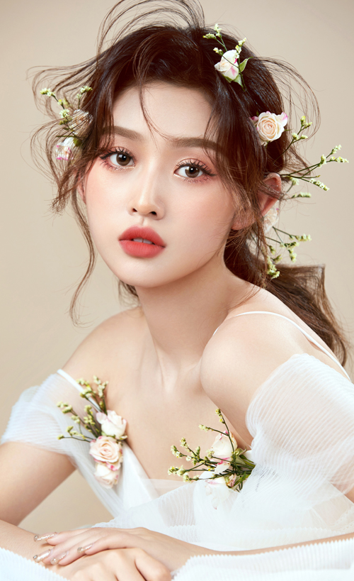 韓系純欲風(fēng)&鮮花新娘造型